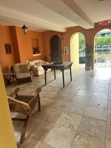 4812 Pine Tree Drive Miami Beach FL 33140