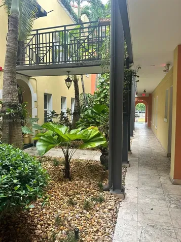 4812 Pine Tree Drive Miami Beach FL 33140