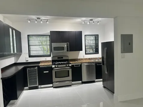 4812 Pine Tree Drive Miami Beach FL 33140