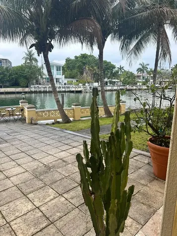 4812 Pine Tree Drive Miami Beach FL 33140