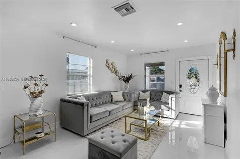 174 E 40th Street Hialeah FL 33013