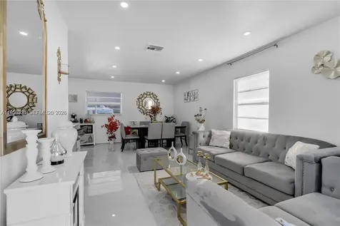 174 E 40th Street Hialeah FL 33013