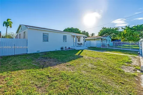 174 E 40th Street Hialeah FL 33013
