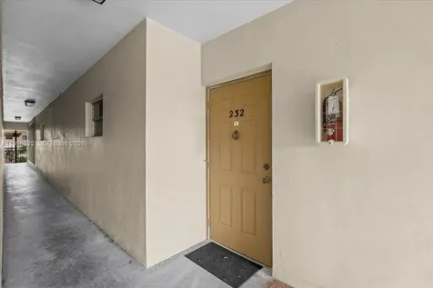 4850 SW 63rd Terrace Davie FL 33314