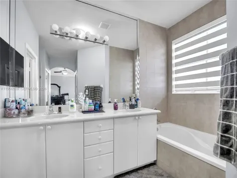 15541 SW 21st Terrace Miami FL 33185