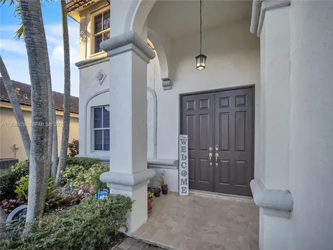 15541 SW 21st Terrace Miami FL 33185
