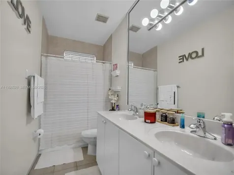 15541 SW 21st Terrace Miami FL 33185
