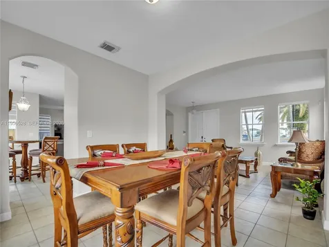15541 SW 21st Terrace Miami FL 33185