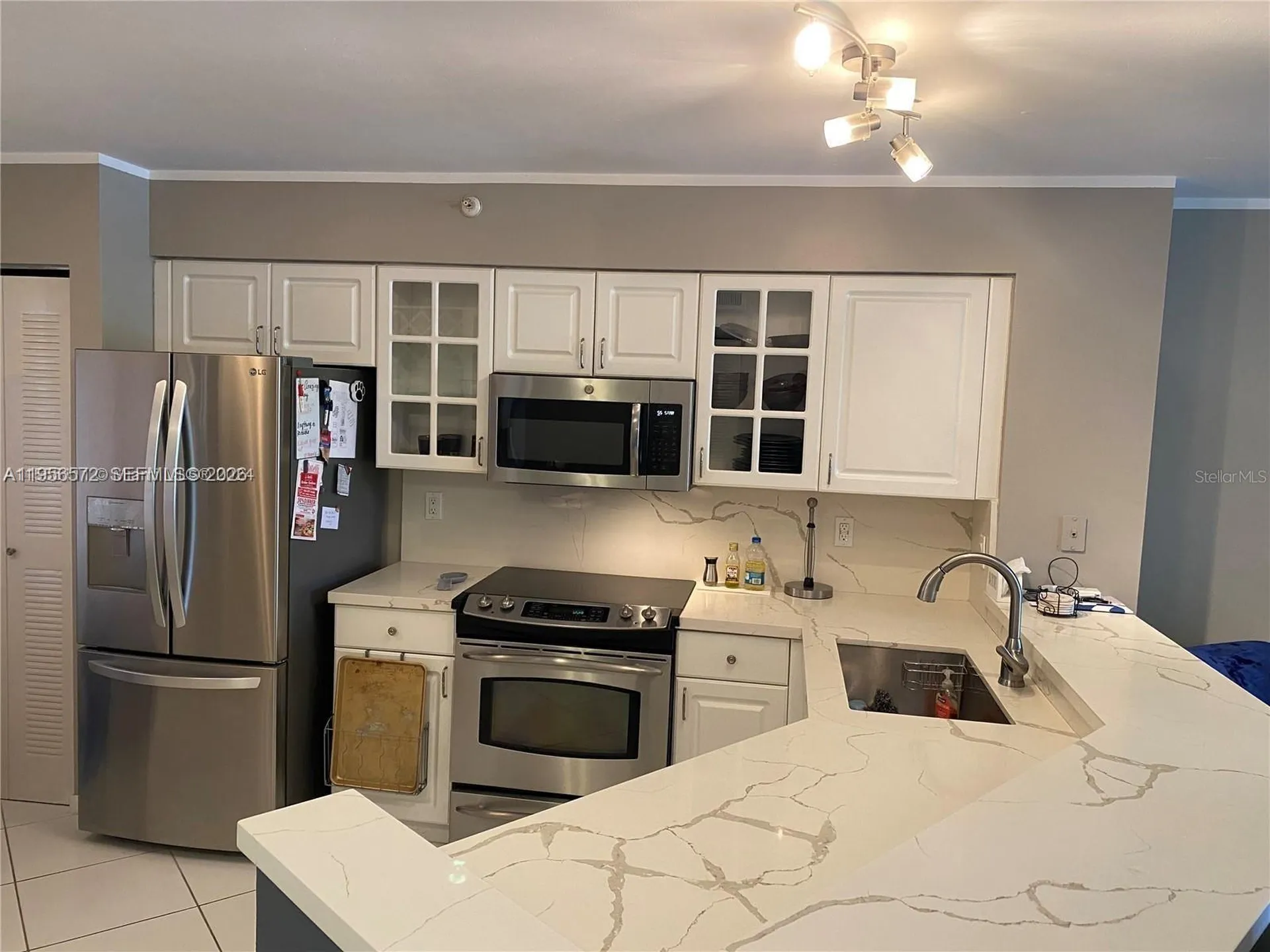 2205 S Cypress Bend Dr, Pompano Beach FL 33069