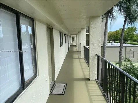 2205 S Cypress Bend Dr, Pompano Beach FL 33069