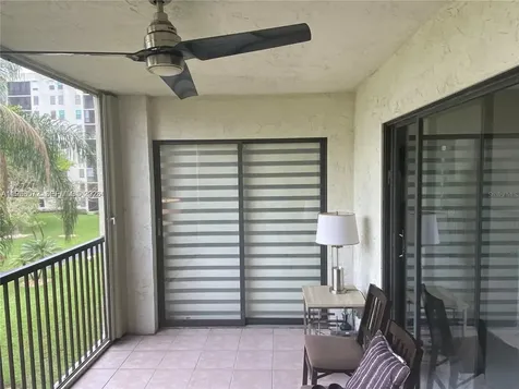2205 S Cypress Bend Dr, Pompano Beach FL 33069