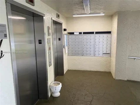 2205 S Cypress Bend Dr, Pompano Beach FL 33069