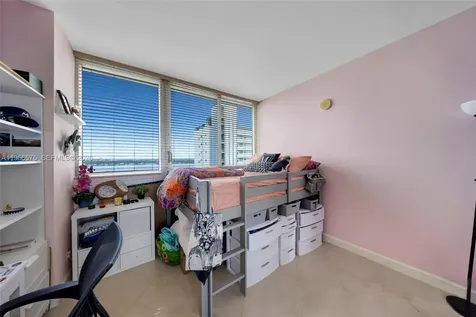 7929 West Drive North Bay Village FL 33141
