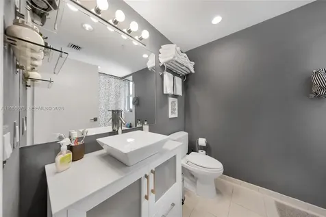 7929 West Drive North Bay Village FL 33141
