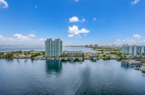 7929 West Drive North Bay Village FL 33141
