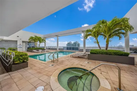 7929 West Drive North Bay Village FL 33141