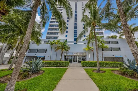7929 West Drive North Bay Village FL 33141