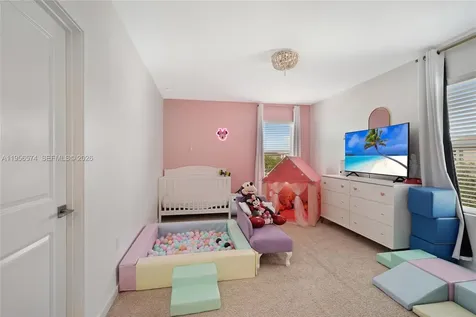 572 NE 6th Place Homestead FL 33034
