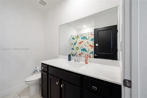 572 NE 6th Place Homestead FL 33034