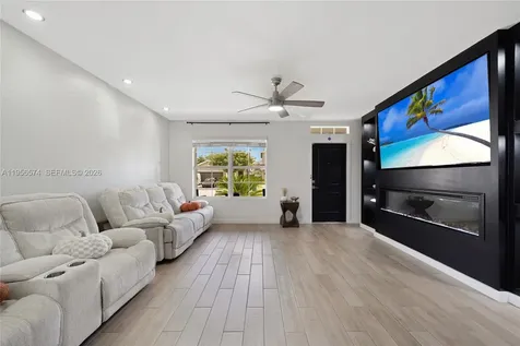 572 NE 6th Place Homestead FL 33034