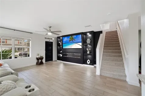 572 NE 6th Place Homestead FL 33034