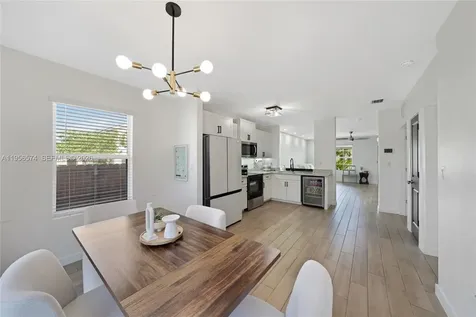 572 NE 6th Place Homestead FL 33034
