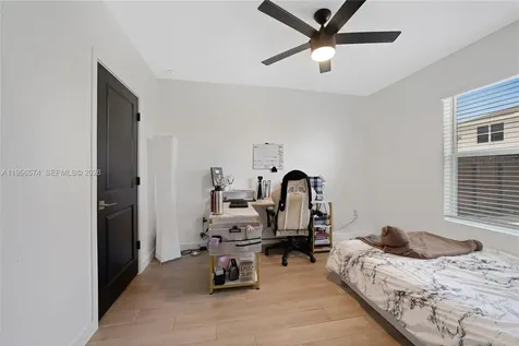572 NE 6th Place Homestead FL 33034