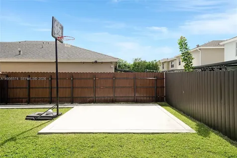 572 NE 6th Place Homestead FL 33034