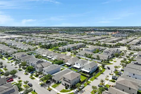 572 NE 6th Place Homestead FL 33034
