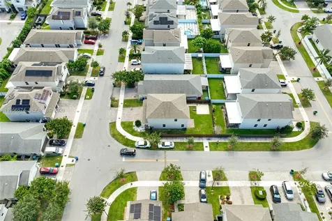 572 NE 6th Place Homestead FL 33034