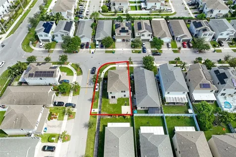 572 NE 6th Place Homestead FL 33034
