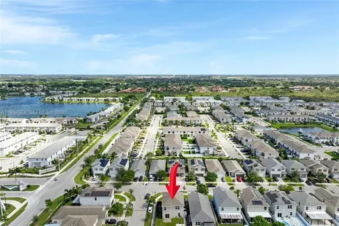 572 NE 6th Place Homestead FL 33034