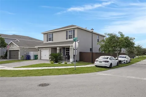 572 NE 6th Place Homestead FL 33034