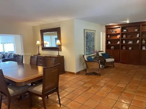 1110 Redbird Avenue Miami Springs FL 33166