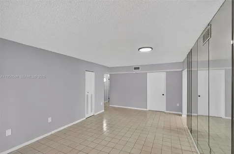 2924 Collins Avenue Miami Beach FL 33140