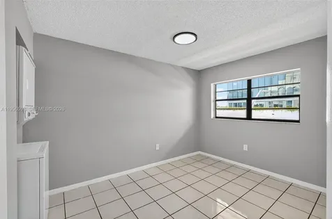 2924 Collins Avenue Miami Beach FL 33140