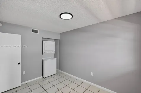 2924 Collins Avenue Miami Beach FL 33140