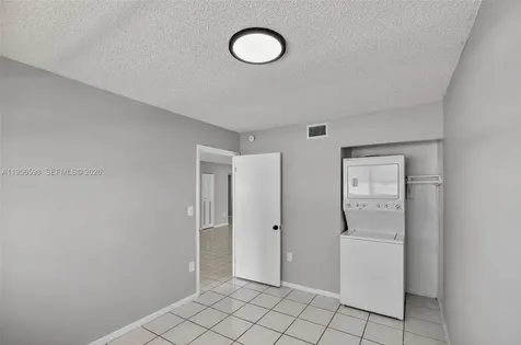 2924 Collins Avenue Miami Beach FL 33140