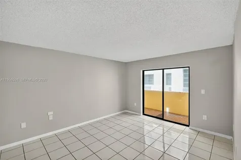 2924 Collins Avenue Miami Beach FL 33140