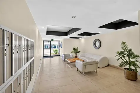 2924 Collins Avenue Miami Beach FL 33140
