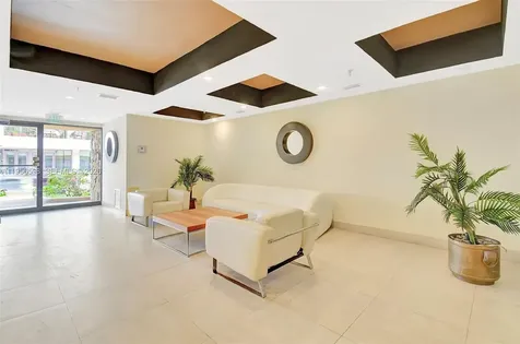2924 Collins Avenue Miami Beach FL 33140