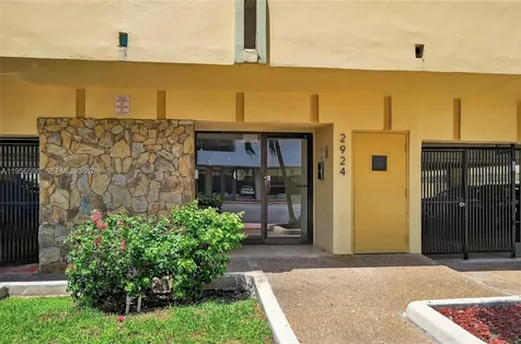 2924 Collins Avenue Miami Beach FL 33140