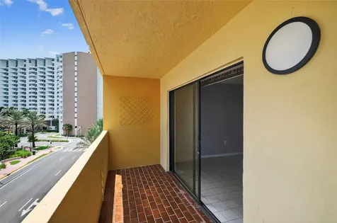 2924 Collins Avenue Miami Beach FL 33140