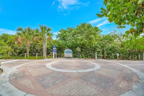 2924 Collins Avenue Miami Beach FL 33140