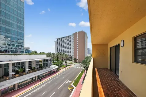 2924 Collins Avenue Miami Beach FL 33140