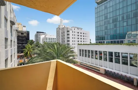 2924 Collins Avenue Miami Beach FL 33140