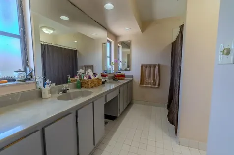 20013 NW 62nd Place Hialeah FL 33015
