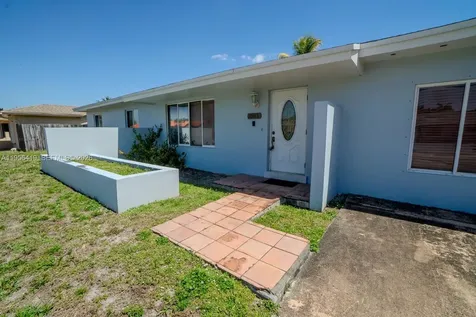 20013 NW 62nd Place Hialeah FL 33015