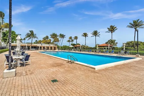 2625 Collins Avenue Miami Beach FL 33140
