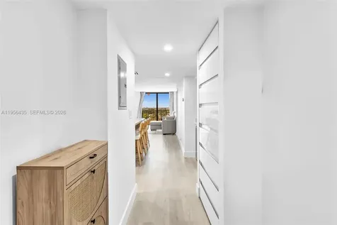 2625 Collins Avenue Miami Beach FL 33140